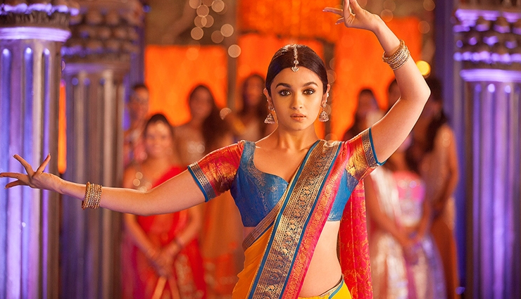 deepika padukone,alia bhatt,kajol,katrina kaif,saree looks of bollywood divas,bollywood divas sizzling in saree,saree goals from bollywood,kareena kapoor khan,emy jackson