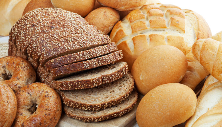 food making bones weak,Health tips,Chocolate,Alcohol,tea,coffee,smoking ,ब्रेड और अन्य बेकरी फूड्स, ज्यादा नमक खाना, चीनी भी है नुकसानदायक, धूम्रपान, चाय, कॉफी और कैफीन वाले आहार, चॉकलेट, सॉफ्ट ड्रिंक्स, अल्कोहल, हेल्थ टिप्स, हड्डियों की कमजोरी 