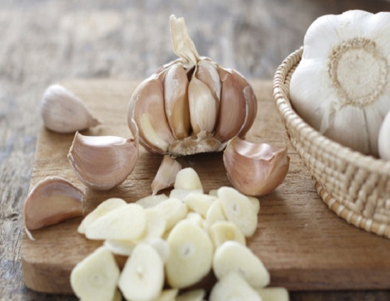 garlic,5 reasons you should add garlic to your meal,healthy benefits of garlic,why you should eat garlic more,reason to start adding garlic in your food,how garlic can make you healthy,benefits of eating garlic,Health,Health tips