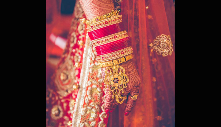 chooda for brides,designer chooda,bride fashion tips ,फैशन टिप्स, फैशन टिप्स हिंदी में, दुल्हन के चूड़े, डिज़ाइनर चूड़े, चूडों का चुनाव 