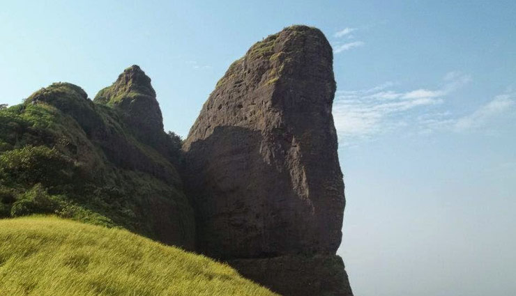 monsoon places,monsoon places near lonavla,monsoon places,sawan,sawan 2018 ,बुशी डैम , ड्यूक नोज, रईवुड पार्क, राजमची पाइंट, तुंगारी झील, कार्ला गुफा, भाजा गुफा, लोनावाला,सावन,सावन ट्रेवल,सावन 2018