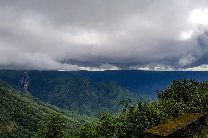 places it rains whole year,rains whole year ,मासिनराम, मेघालय, भारत, चेरापूंजी, मेघालय, भारत , टटेंडो, कोलंबिया, दक्षिण अमेरिका, क्रोप्प नदी, न्यूजीलैंड, सैन एंटोनियो, अफ्रीका