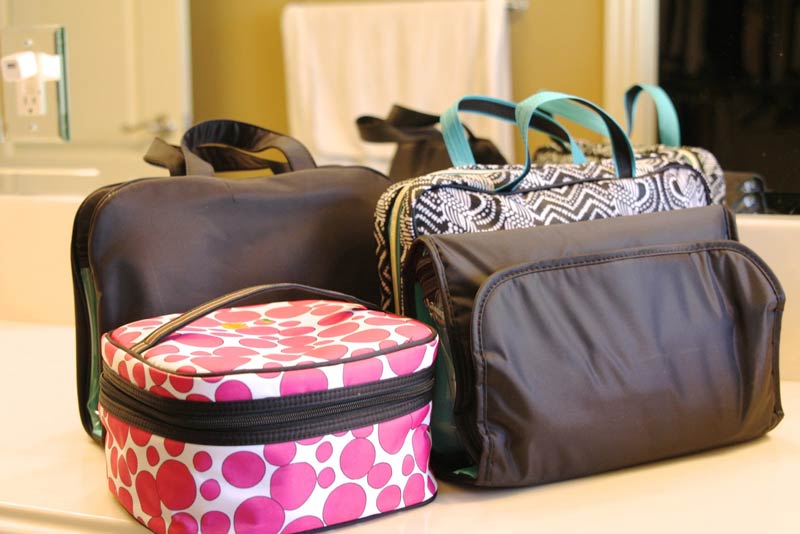 tips to keep purse organized,purse cleaning tips,organizing purse,household tips