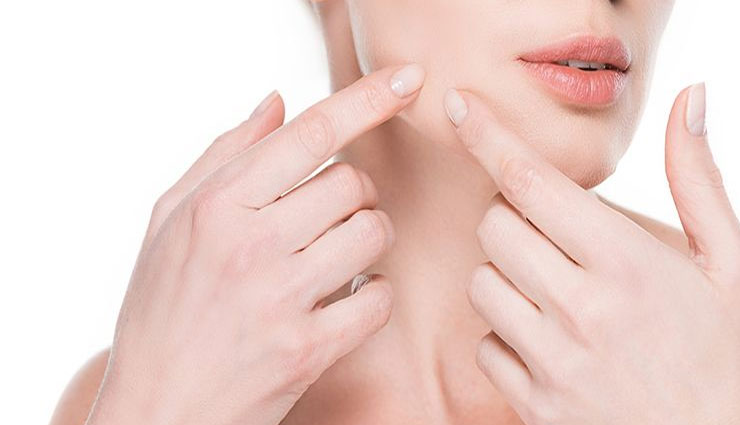 beauty tips,mistake must not try,makeup no remove,no sunscreen,splash of pimples,brush on using makeup,beauty tips ,गलतिया न करे मेकअप के दौरान, मेकअप न हटाना, सनस्क्रीन न लगाना, मुंहासे फोड़ना, मेकअप के दौरान ब्रश का उपयोग, ब्यूटी टिप्स, खूबसूरत चेहरा 