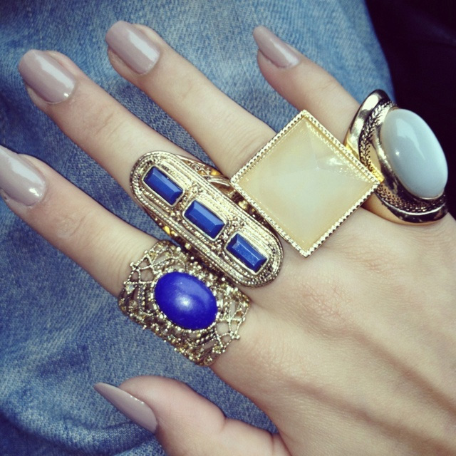 stylish rings,rings fashion,fashion tips ,फैशन टिप्स, फैशन टिप्स हिंदी में, महिलाओं का फैशन, उँगलियों के लिए अंगूठियाँ, अंगूठियों के बेस्ट डिजाईन 