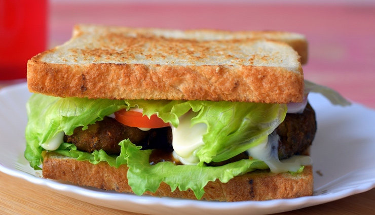 healthy snacks for kids,summer recipe,easy to make snacks , मिक्स वेज सैंडविच , सोया टिक्की , पनीर रोटी रोल्स , मिनी बर्गर, फ्रूट कबाब स्टिक, मिनी वेजिटेबल इडली , बनाना चिप्स, न्यूट्रीपोहा