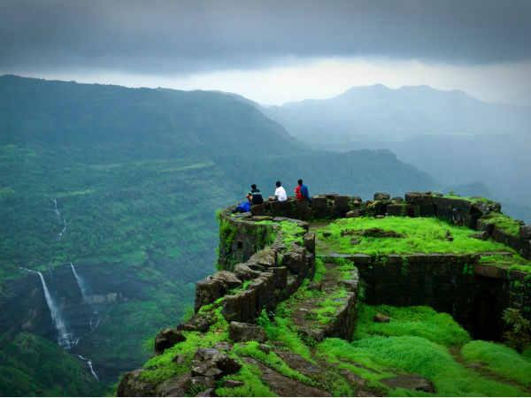 monsoon places,monsoon places near lonavla,monsoon places,sawan,sawan 2018 ,बुशी डैम , ड्यूक नोज, रईवुड पार्क, राजमची पाइंट, तुंगारी झील, कार्ला गुफा, भाजा गुफा, लोनावाला,सावन,सावन ट्रेवल,सावन 2018