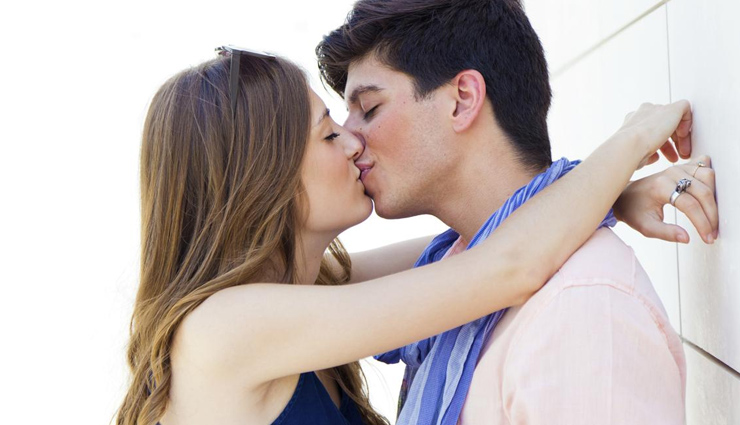 different types of kiss,kissing your partner,relationship,kiss