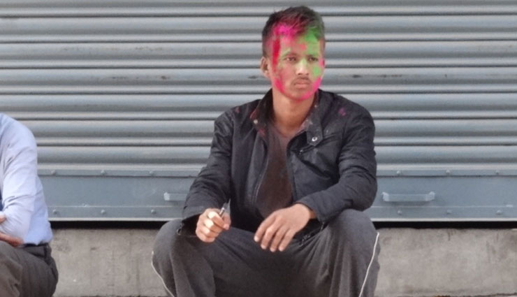 holi,festivals of india,types of people you can see on holi,holi celebration,festival of colors,different kinds of people