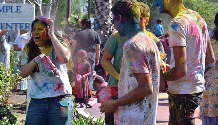 holi,festivals of india,types of people you can see on holi,holi celebration,festival of colors,different kinds of people