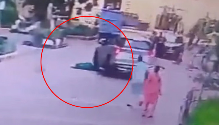  Out For Evening Walk, Elderly Woman Crushed To Death By Car In Noida's Sector 78; VIDEO