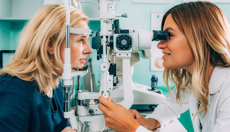 दिखने में समस्या, आज से ही शुरू कर दें ये योग और एक्सरसाइज, आंखों को मिलेगा आराम
