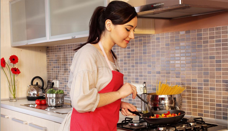 VEGAN FOOD : इम्यूनिटी बढ़ाने के लिए रसोई में होंगी ये 7 चीजें तो बन जाएगी बात
