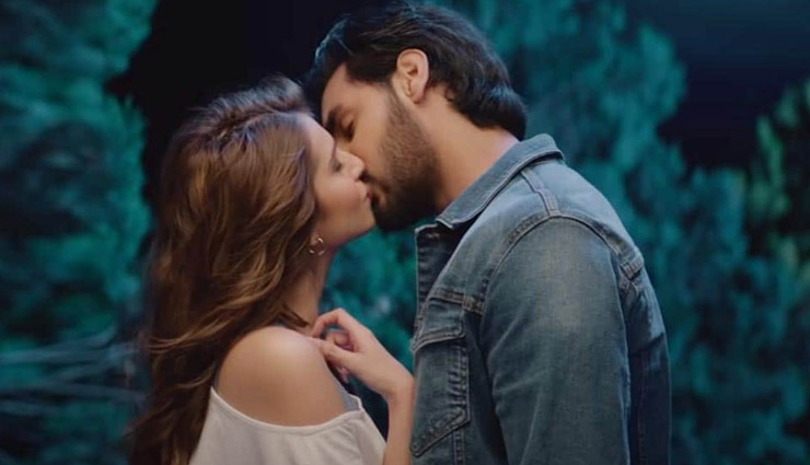 chandigarh kare aashiqui movie,tadap movie,box office collection,ayushman khurana,ahan shetty,bollywood news in hindi