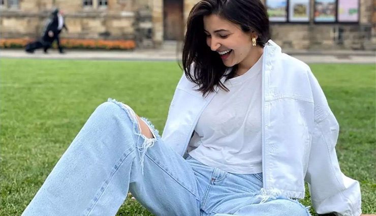 इंग्लैंड में चिल आउट करती दिखीं दो एक्ट्रेस! अथिया शेट्टी ने की अनुष्का शर्मा की Photo क्लिक, देखें…
