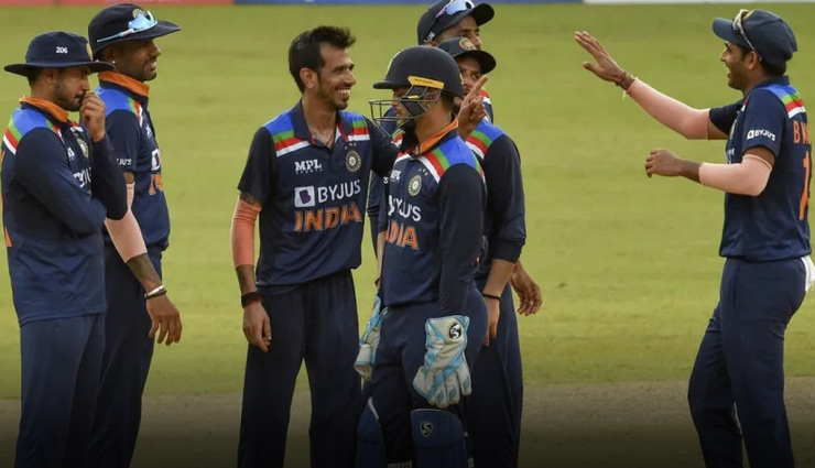 दूसरा वनडे : श्रीलंका ने भारत को दिया 276 रन का लक्ष्य, दो बल्लेबाजों की फिफ्टी, भुवी-चहल को 3-3 विकेट
