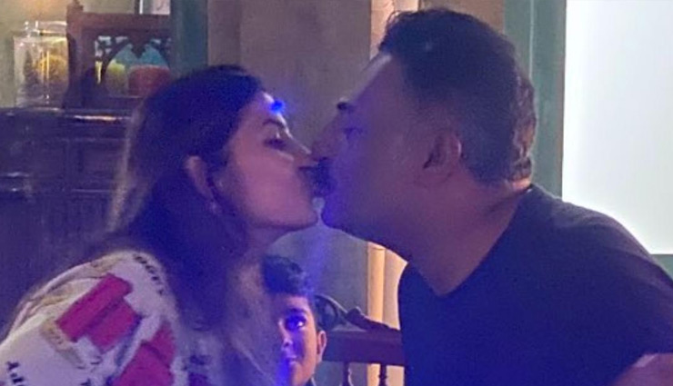प्रकाश राज ने पोनी वर्मा के साथ की दोबारा शादी, Kiss का फोटो वायरल, जानें-फैसले के पीछे की वजह
