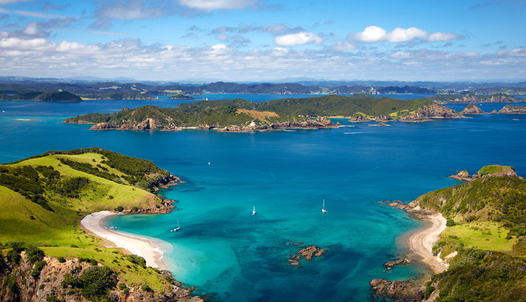 new zealand,bay of islands,napier in hawke’s bay,coromandel peninsula,queenstown,fiordland national park,kaikoura,milford sound,whakarewarewa geothermal valley,waitomo glowworm caves,piha,places to visit in new zealand,attractions in new zealand,new zealand tourism