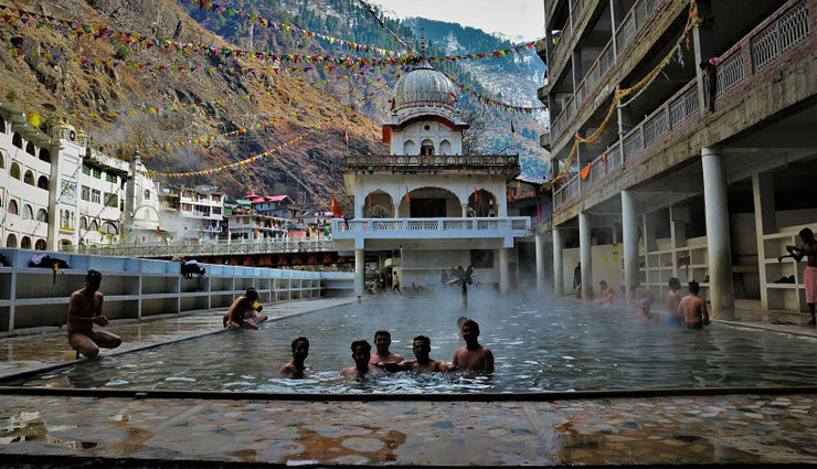 manali,hill station manali,beautiful manali,himachal pradesh,kullu valley,adventure activities,rohtang pass,hidimba temple,naggar fort,solang valley,manikaran,tourism article in hindi