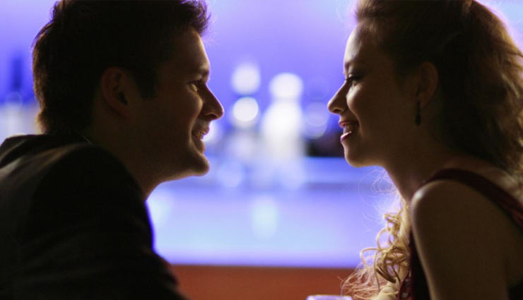 बोरिंग लाइफ में फिर लगाना है रोमांस का तड़का! पार्टनर के लिए खुद में लाएं ये बदलाव romance,love life,life partner,boring life,husband,wife,lovers,trip,conversation,memories,fight,relationship article in hindi