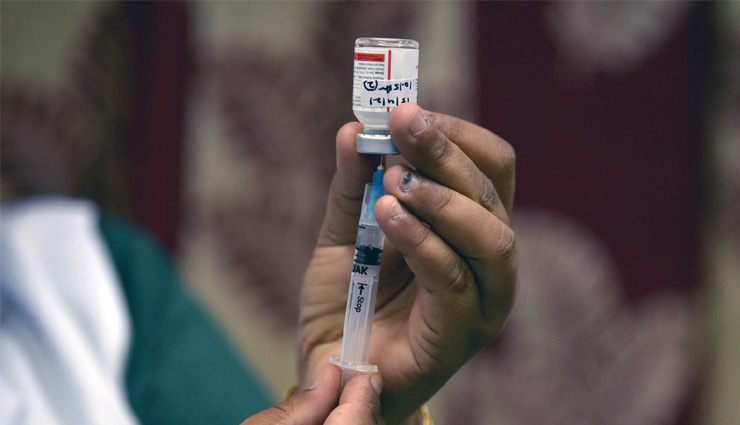 भारत में कुल वैक्सीनेशन का आंकड़ा 74 करोड़ के पार, 6 राज्यों की पूरी 18+ आबादी को वैक्सीन का पहला डोज लगा