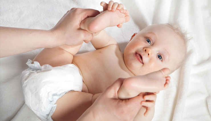 बच्चे सदा हंसते-खिलखिलाते रहें...तो डायपर को लेकर बरतें ये सावधानियाँ, रेशेज से होगा बचाव
baby dyper rashes hygiene,baby dyper,rashes hygiene,new born baby,bacterial infection,health news in hindi