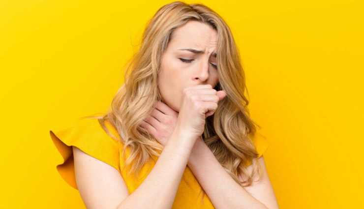 खांसते-खांसते थक गए पर नहीं ले रही रुकने का नाम! इन उपायों से करें खांसी का काम तमाम
