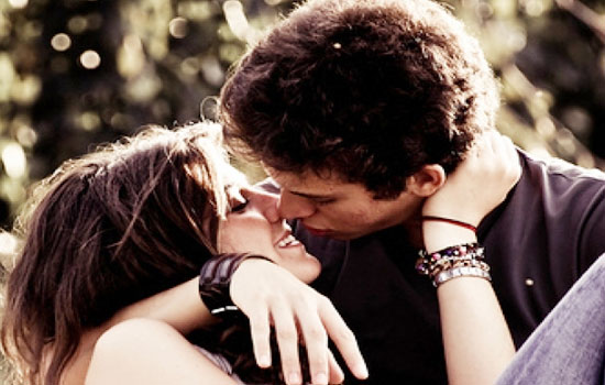 first kiss,love,lust,signs of love,signs of lust,relationships,quality time,fantasy