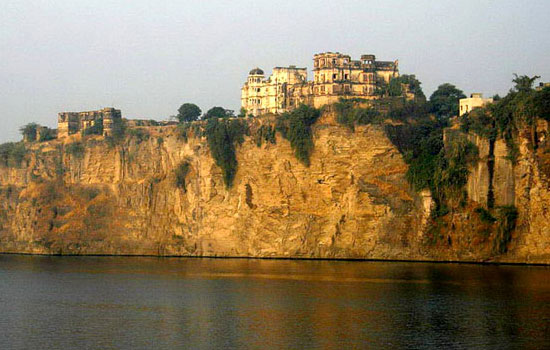 holidays,rajasthan,places of rajasthan,Bundi,Baroli temples,Bhainsrorgarh,Kumbhalgarh,Ranakpur Temple,Road trip