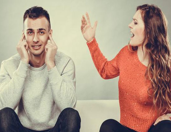 Habits that Men Hate,Checking his phone,Multiple Calls,Quizzing,Insecurity