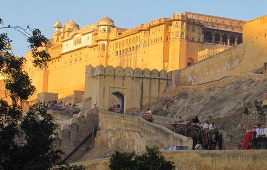 holidays,pink city,pink city jaipur,Alsisar Haveli,Sheesha MI Road,Fairmont Jaipur,Nahargarh Fort,1135 AD Amber,tourist places,jaipur tourist places