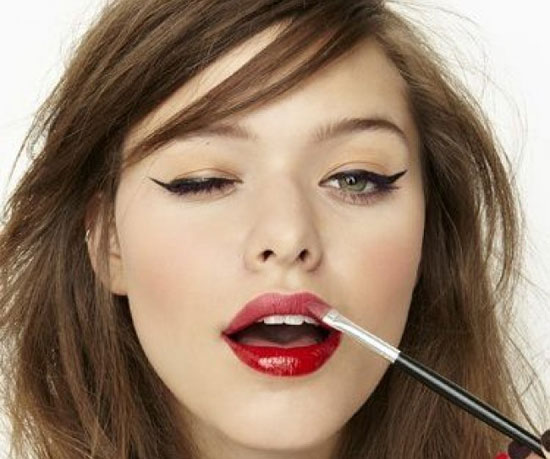 Shaping your lips with these makeup tips