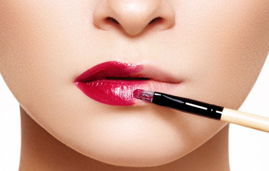 beauty tips,beauty,lips,shaping your lips,makeup tips,thin lips,button lips,heavy lips,small lips,flat lips