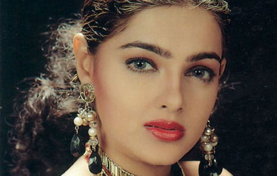 divas,bollywood,celebrities,religion for love,Bollywood actresses,Ayesha Takia Azmi,Mamta Kulkarni,Amrita Singh,Nagma,Hema Malini,Sharmila Tagore,Nargis Dutt