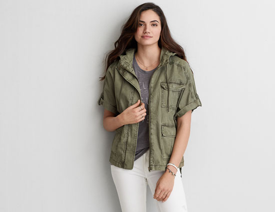 holidays,clothes avoided at airport,Heavy Jackets,Lace Shoes,Metal Accessories,Hair Accessories,Luggage