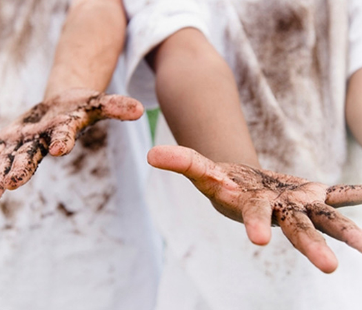 fashion,rain,difficulties in rain,Wear Gum Boots,Carry Umbrella,Newspapers in stock,Avoid White clothes