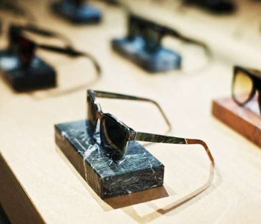 fashion trends,fashion,sunglasses,shades,shopping sunglasses,tips shopping sunglasses