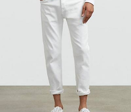 fashion trends,fashion,white jeans,white jeans fashion,casual look white jeans,street style white jeans