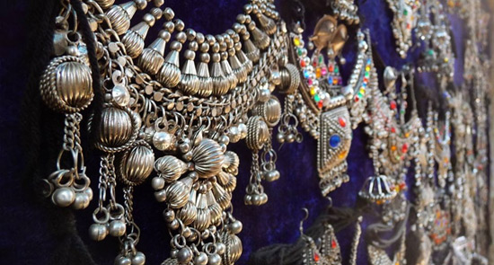 fashion,fashion trends,fashion tips,fashion tips for festival season,fashion tips for diwali,fashion tips for Navratri,make up for festive season