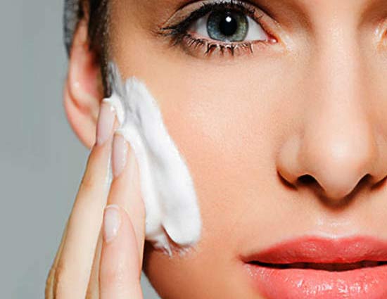 कुछ इस तरह करें मेकअप beauty tips,beauty,makeup tips,sunscreen in makeup,cleanser in makeup,foundation in makeup,eyes makeup,lips makeup