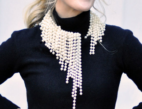 fashion,wedding jewelry,indian wedding jewelry,crown style maang tikka,chunky necklaces,asymmetric necklaces,necklece with rani haar,long earrings