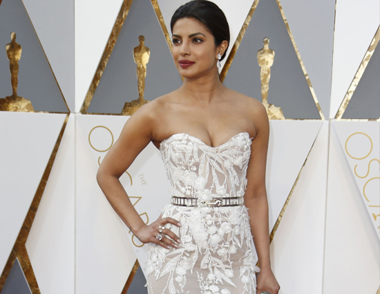 bollywood,Kareena Kapoor,bollywood fashionista 2016,bollywood icon,deepika padukone,ranveer singh,priyanka chopra