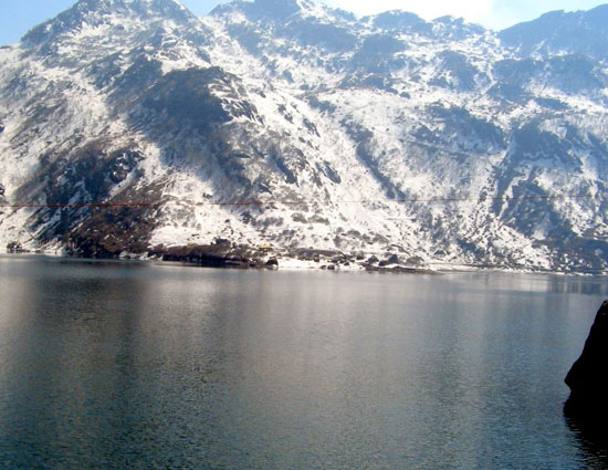 holidays,beautiful lakes of sikkim,tsomgo lake,menmecho lake,khecheopalri lake,karthok lake,samiti lake