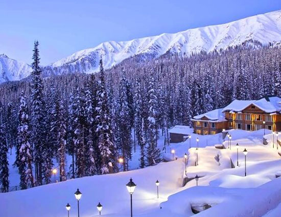 holidays,snowfall experience in india,pahalgam & gulmarg,munsiyari uttarakhand,dalhousie himachal pradesh,katao sikkim,lambasingi andhra pradesh