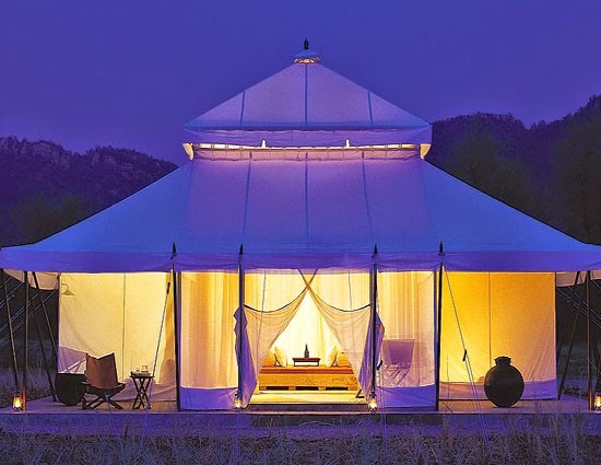 holidays,wildlife resorts in india,the oberoi vanyavilas ranthambhore rajasthan,taj mahua kothi bandhavgarh tiger reserve madhya pradesh,orange country,nagarhole national park karnataka,aman-i-khas resort,ranthambhore national park rajasthan,spice village periyar sanctuary kerala