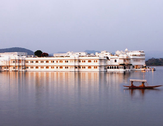 holiday,best places in india,varanasi,zanskar valley,thar desert,sindhudurg,nubra valley,udaipur,athirappilly fall,andaman and nicobar islands,chettinad,chittorgarh fort