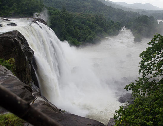 holiday,best places in india,varanasi,zanskar valley,thar desert,sindhudurg,nubra valley,udaipur,athirappilly fall,andaman and nicobar islands,chettinad,chittorgarh fort