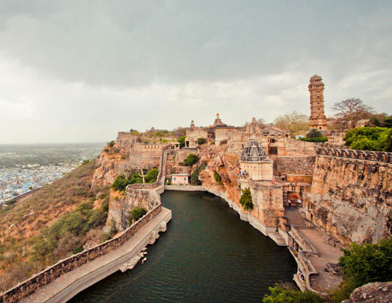 holiday,best places in india,varanasi,zanskar valley,thar desert,sindhudurg,nubra valley,udaipur,athirappilly fall,andaman and nicobar islands,chettinad,chittorgarh fort