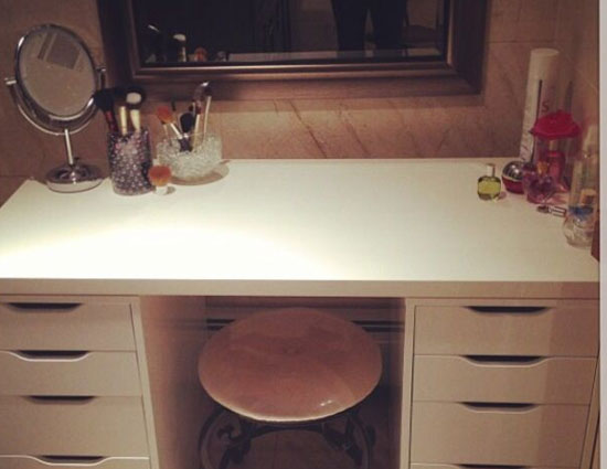 household,3 tips to keep your dressing table look clean,dressing table,tips to keep room clean,managing dressing table