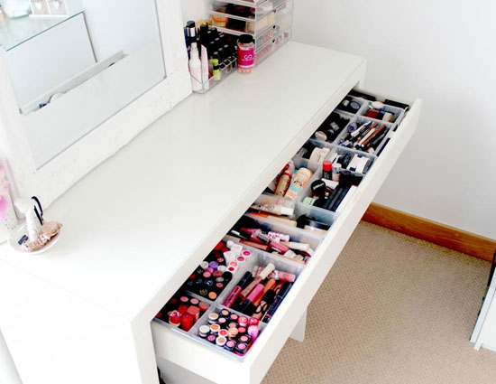 household,3 tips to keep your dressing table look clean,dressing table,tips to keep room clean,managing dressing table